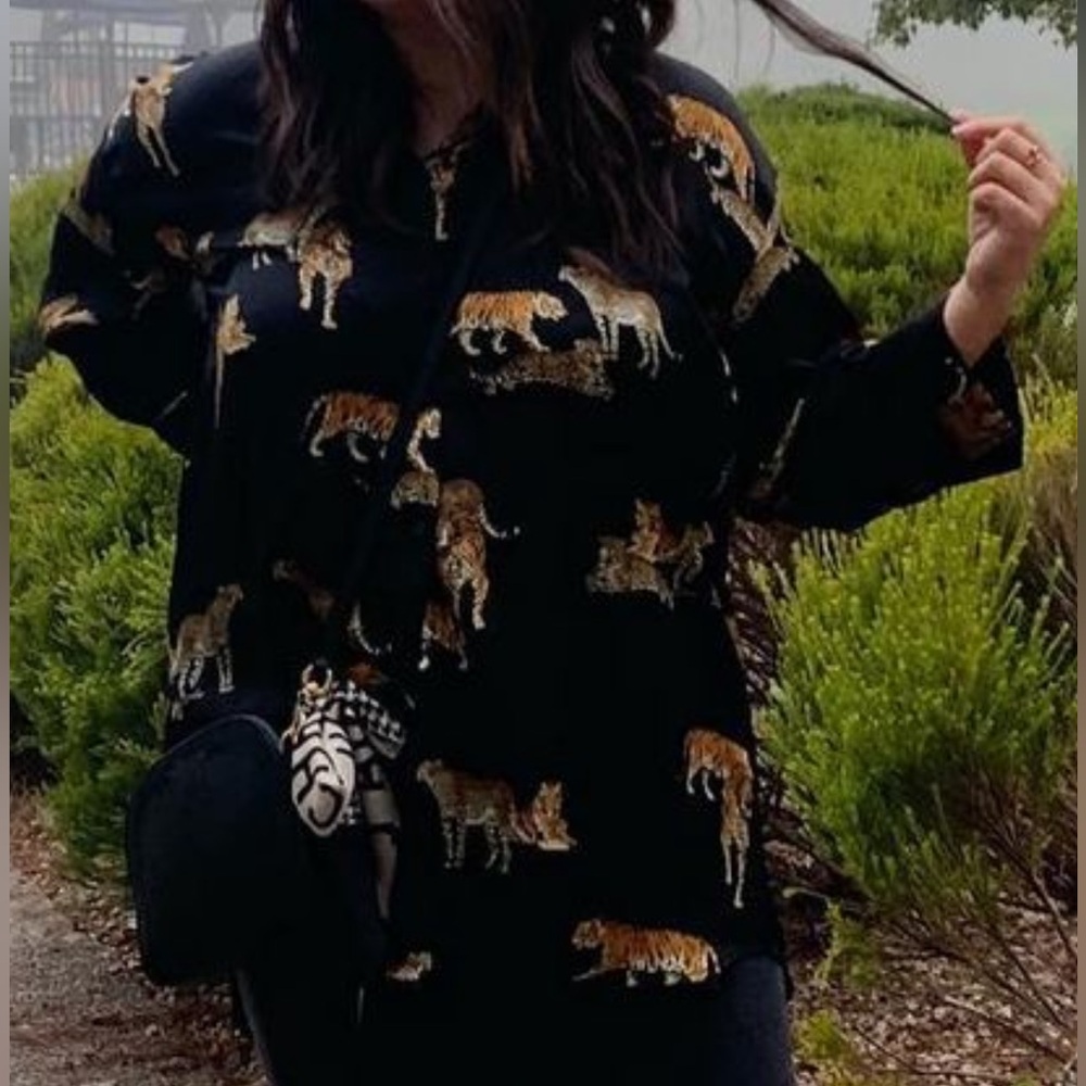 Oversized button up - Picture 5 of 5